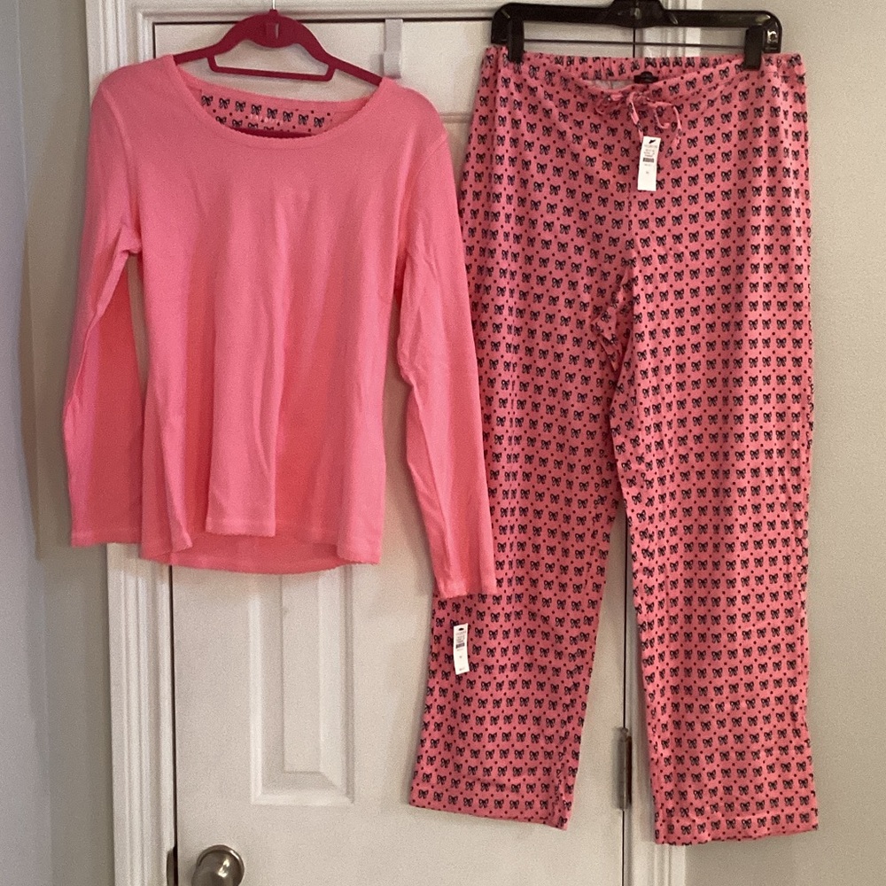 NWT Talbots Pink/Black/White Pajamas with Bow Pattern-Cutest PJs Ever!